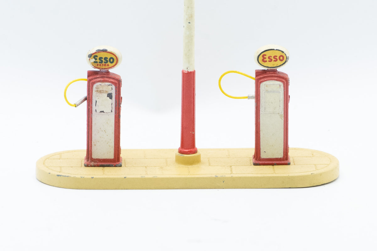 Vintage 1950s–1960s Dinky Toys No. 781 Petrol Pump Station "Esso" Diecast Model