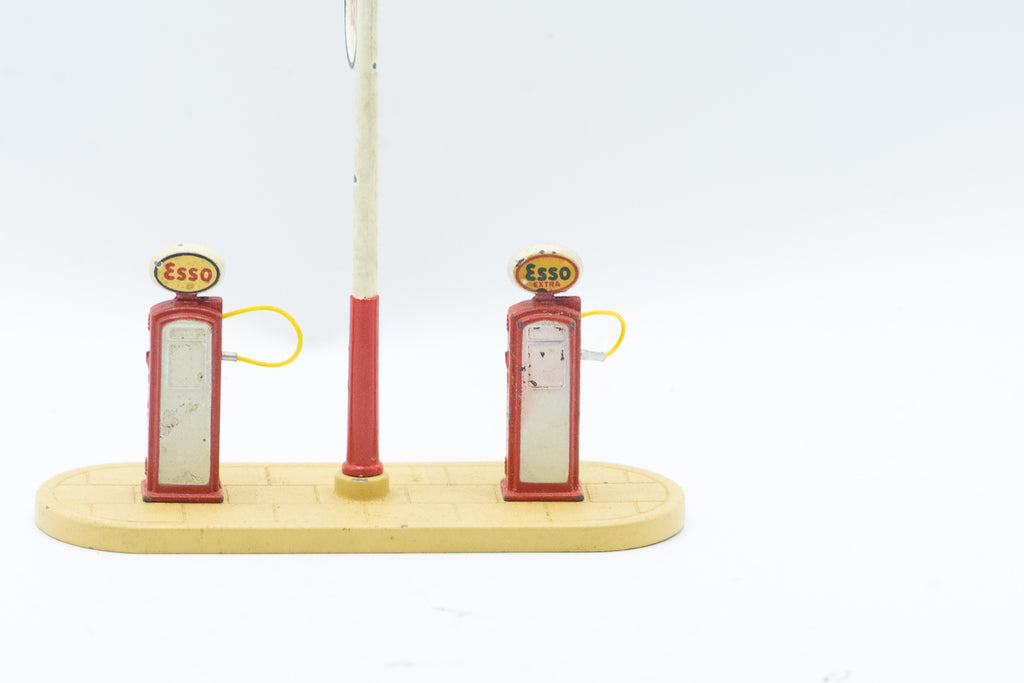 Vintage 1950s–1960s Dinky Toys No. 781 Petrol Pump Station "Esso" Diecast Model